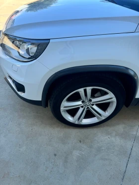 VW Tiguan 2.0//184к.с.//LOUGE//DSG//PANORAMA - 29000 лв. - 29010536 2