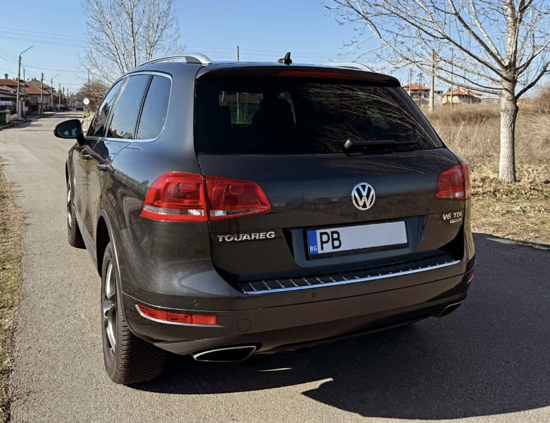 VW Touareg 3.0 TDI - 245кс Реален пробег!, снимка 2 - Автомобили и джипове - 48645081