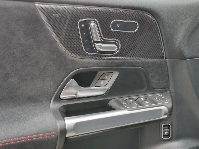Mercedes-Benz GLB 35 AMG 4-MATIC BURMESTER CARBON HEAD UP NIGHT, снимка 6 - Автомобили и джипове - 52012500