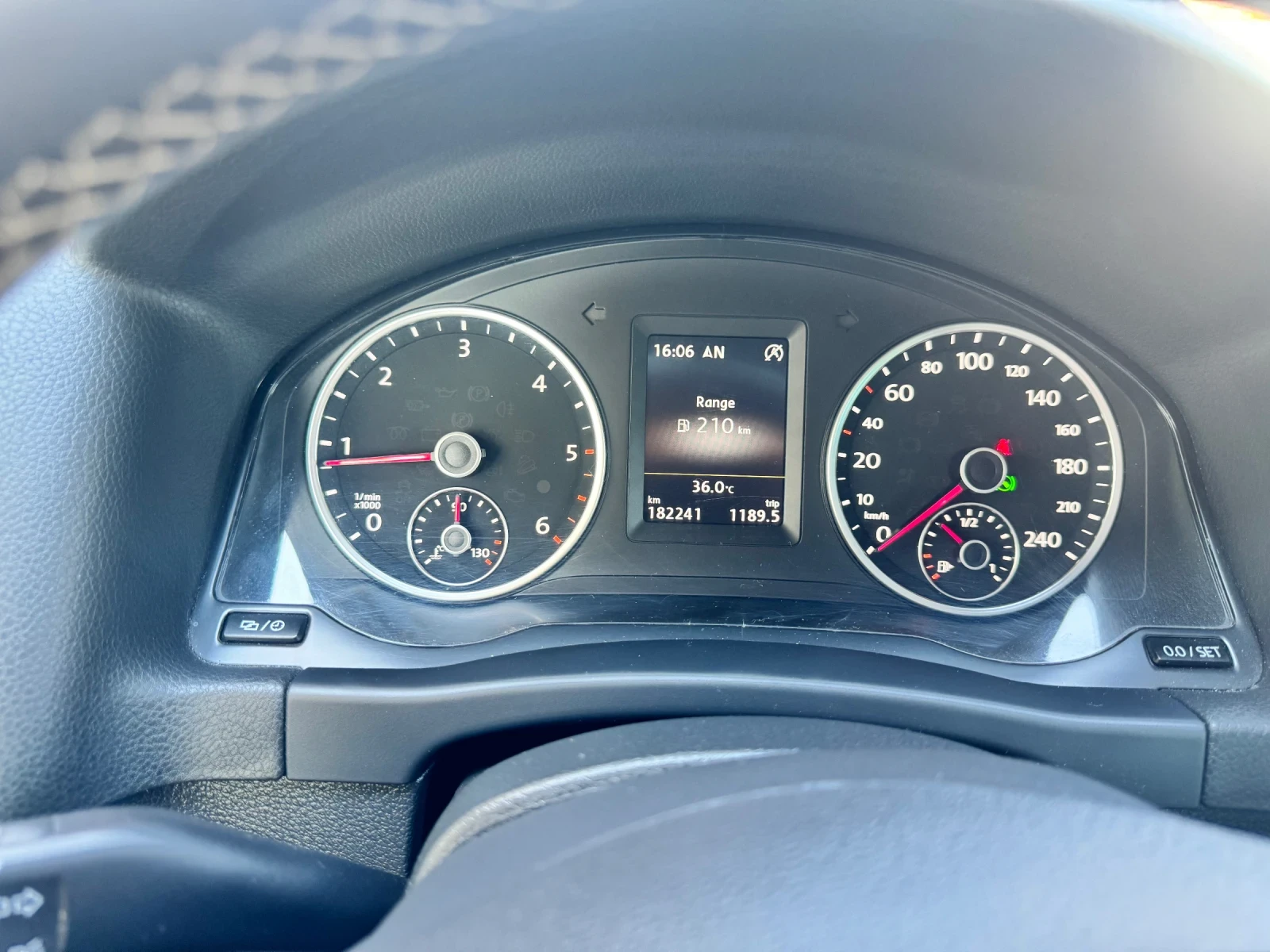 VW Tiguan 2.0//184к.с.//LOUGE//DSG//PANORAMA - изображение 7