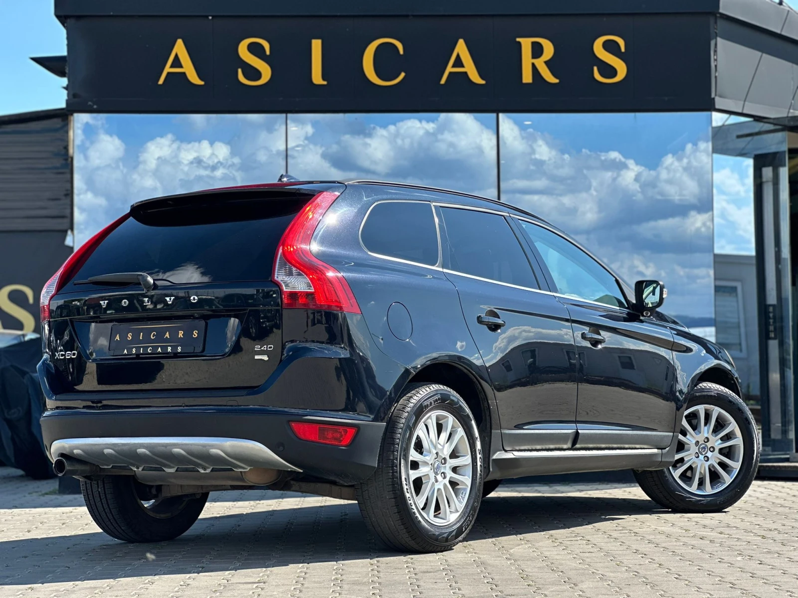 Volvo XC60 / 2.4D / 175HP / SUMMUM /  - изображение 5