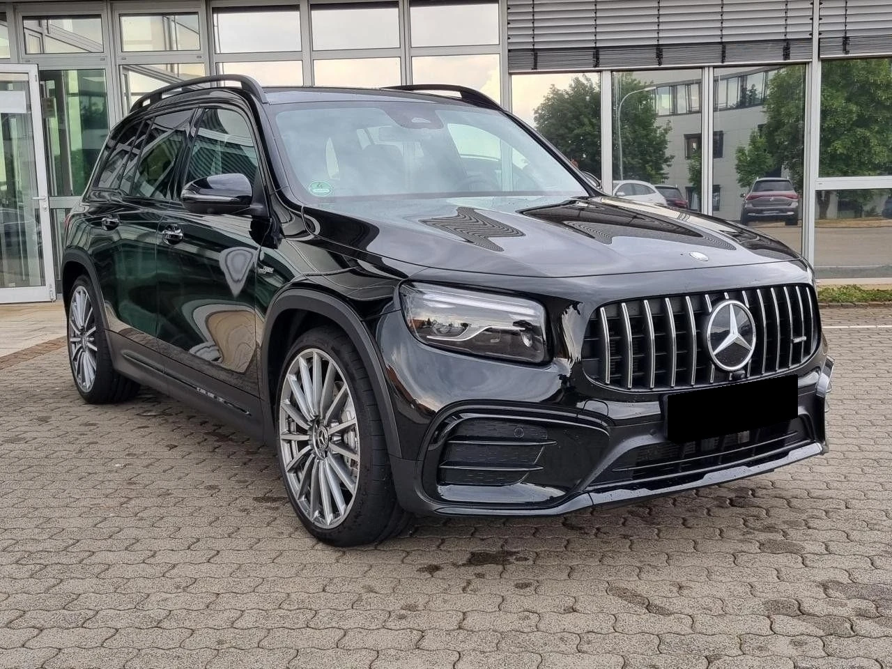 Mercedes-Benz GLB 35 AMG 4-MATIC BURMESTER CARBON HEAD UP NIGHT - изображение 4