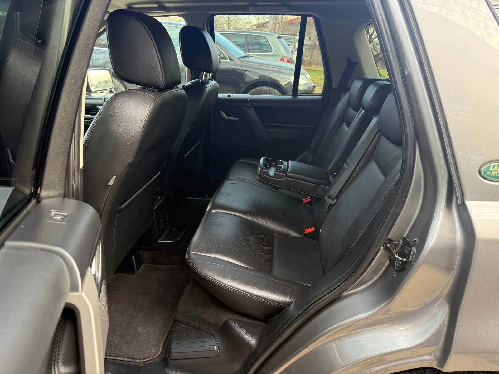 Land Rover Freelander 3.2i 4x4 , снимка 9 - Автомобили и джипове - 53717825