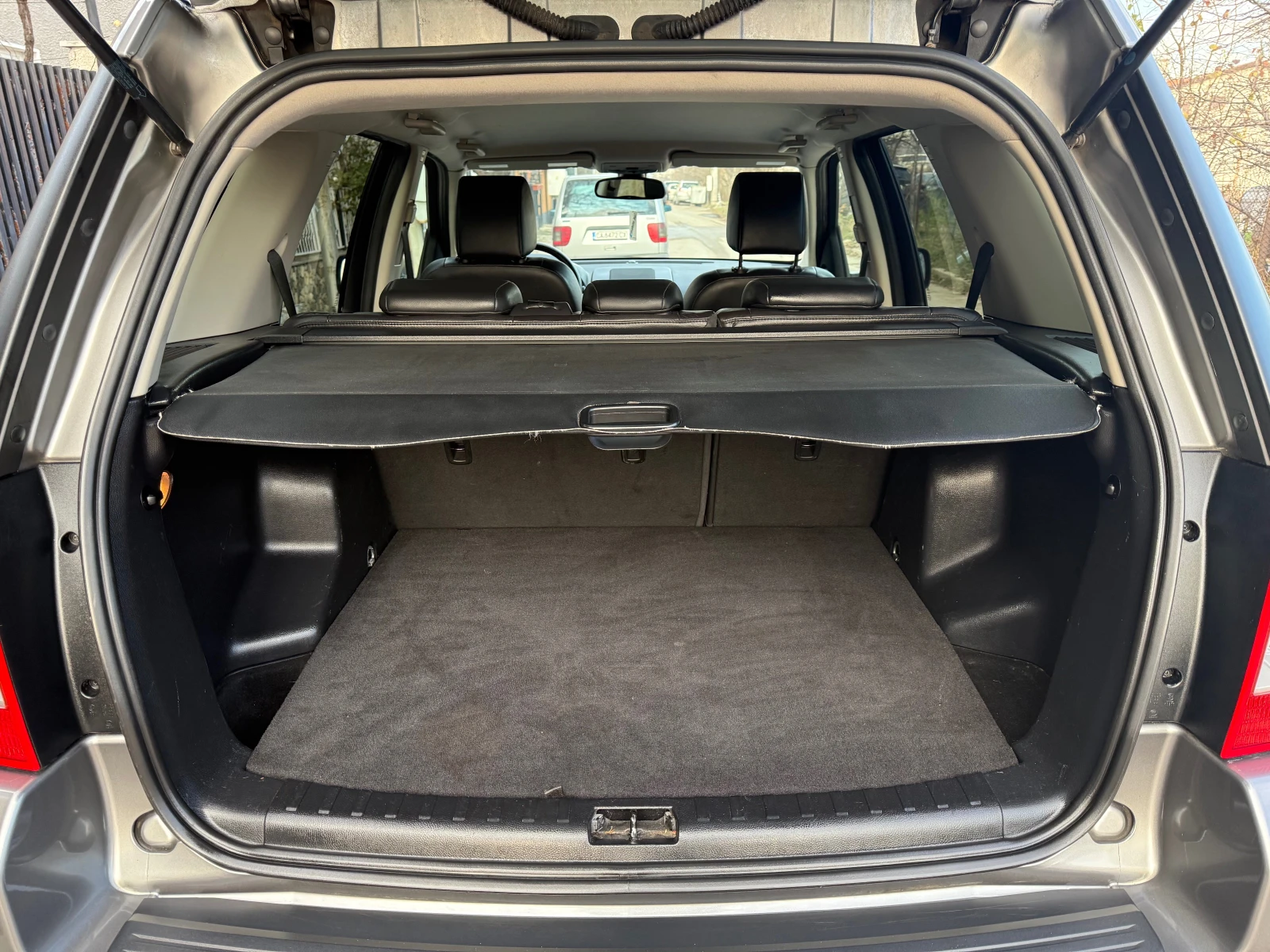 Land Rover Freelander 3.2i 4x4 , снимка 14 - Автомобили и джипове - 53717825