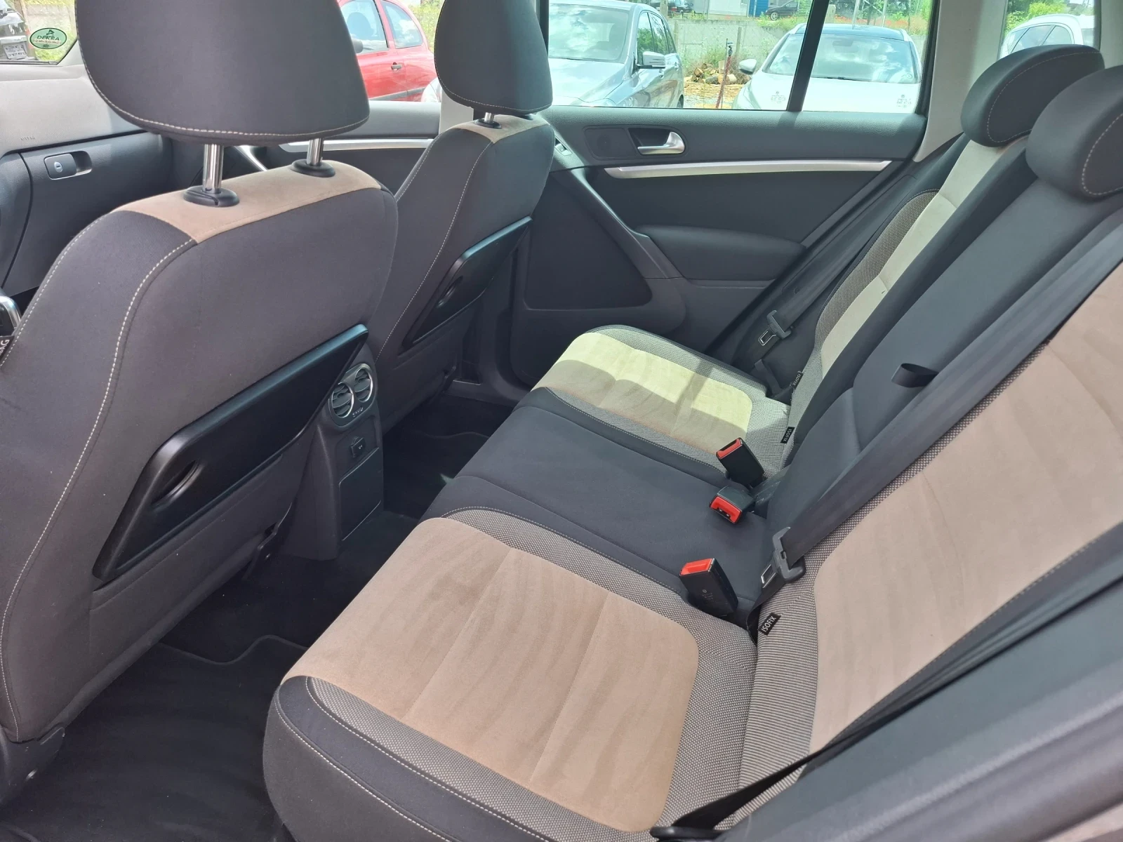 VW Tiguan 4motion, снимка 10 - Автомобили и джипове - 54966279