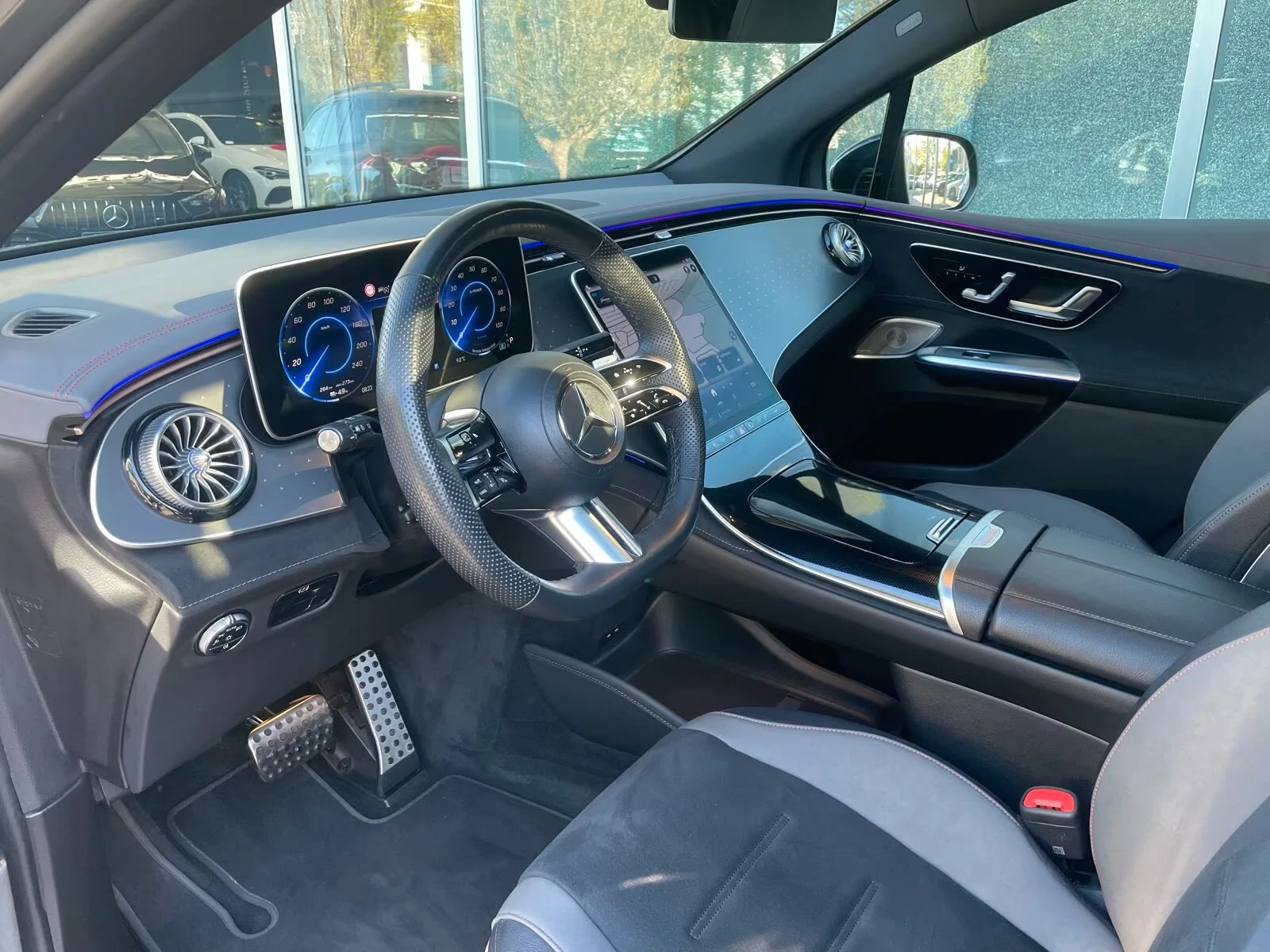 Mercedes-Benz EQE SUV/292HP/350+ /AMG/NIGHT/PANO/BURM/360/MEMO/446q, снимка 6 - Автомобили и джипове - 55014102