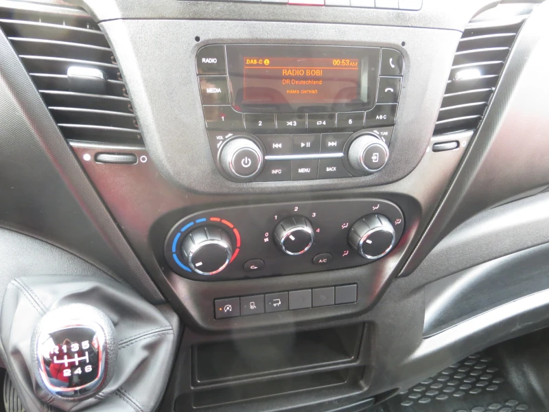 Iveco Daily ФУРГОН С ПАДАЩ БОРД, снимка 9 - Бусове и автобуси - 53175144