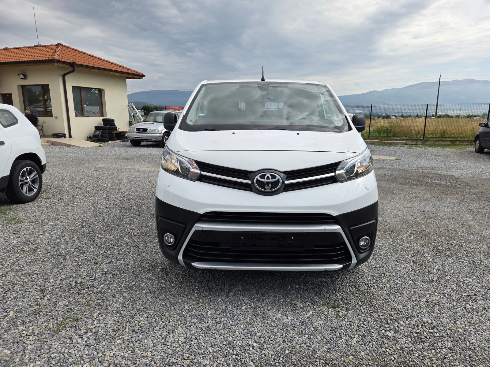 Toyota Proace 1.5 d navi, снимка 3 - Бусове и автобуси - 55249485