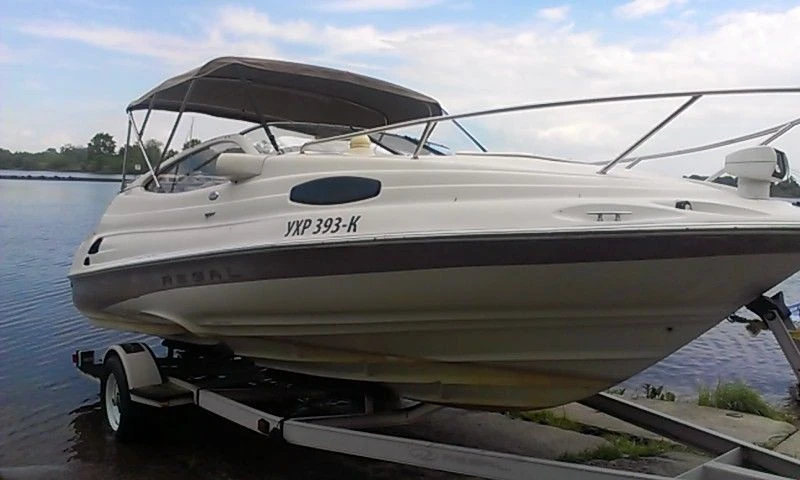 Моторна яхта Regal 2150 lsc - изображение 2