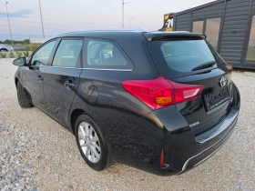 Toyota Auris 1.6 Vvti с Гаранция в Тойота Navi Камера, снимка 2
