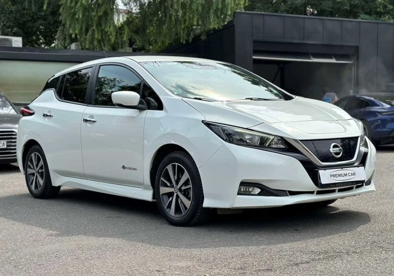 Nissan Leaf , снимка 5 - Автомобили и джипове - 42111794