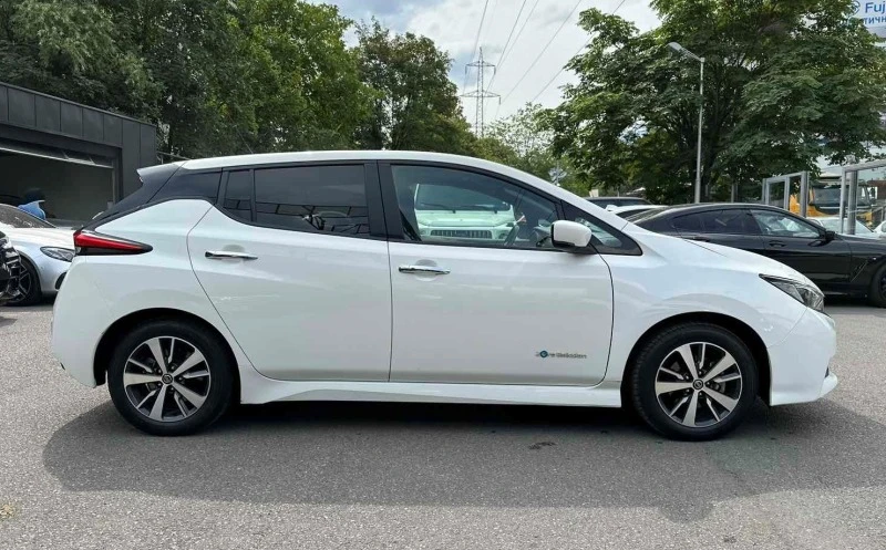 Nissan Leaf , снимка 6 - Автомобили и джипове - 42111794