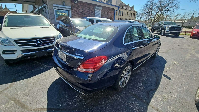 Mercedes-Benz C 300 Камери* Мъртва точка* Keyless* , снимка 3 - Автомобили и джипове - 47476737