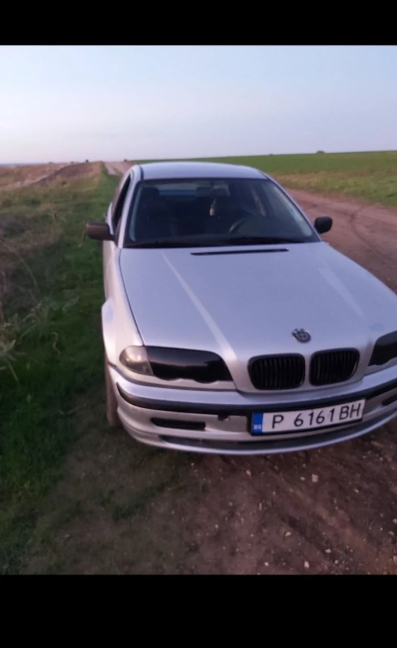 BMW 318 i, снимка 1 - Автомобили и джипове - 47673184