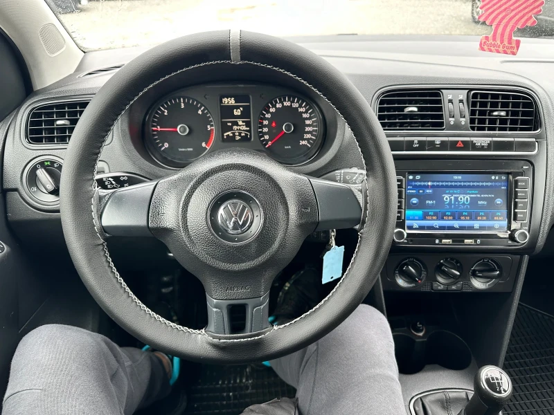 VW Polo 1.6 tdi, снимка 13 - Автомобили и джипове - 47951839