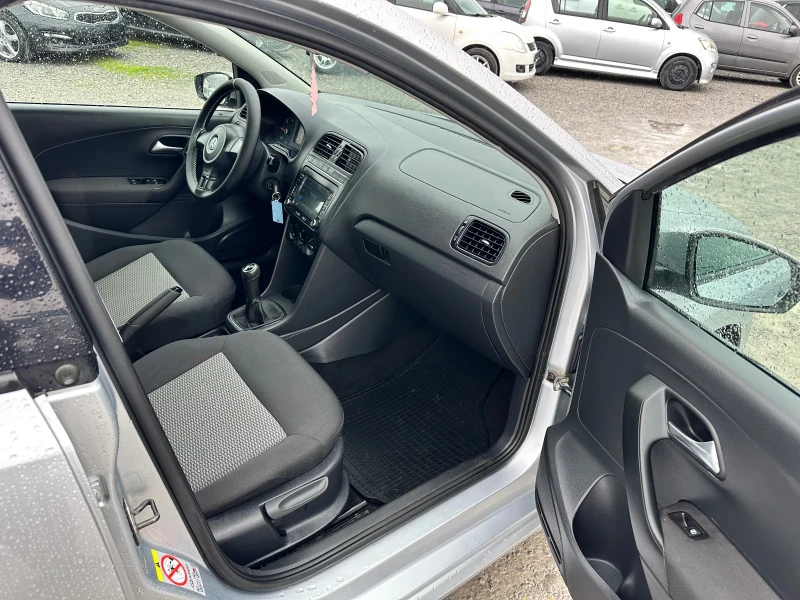 VW Polo 1.6 tdi, снимка 10 - Автомобили и джипове - 47951839