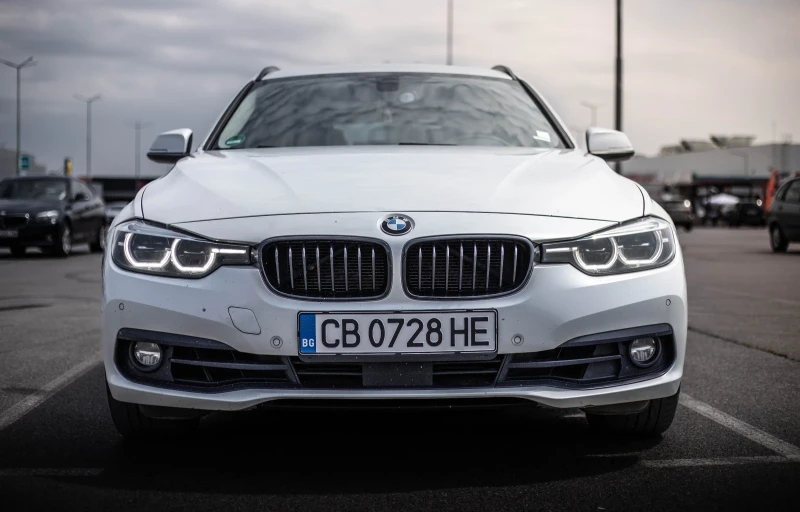 BMW 330, снимка 1 - Автомобили и джипове - 48839903