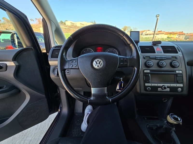 VW Touran, снимка 8 - Автомобили и джипове - 49596238