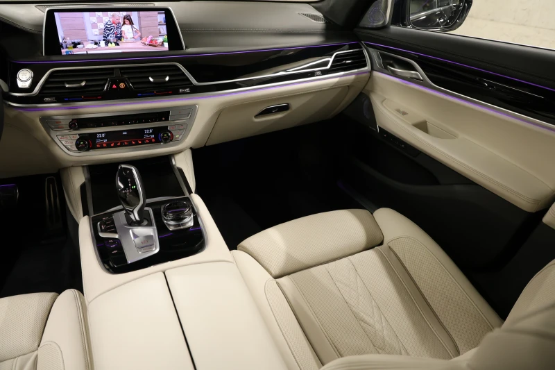 BMW 750 i Long xDrive M-Paket 3xTV Exclusive, снимка 10 - Автомобили и джипове - 51752426