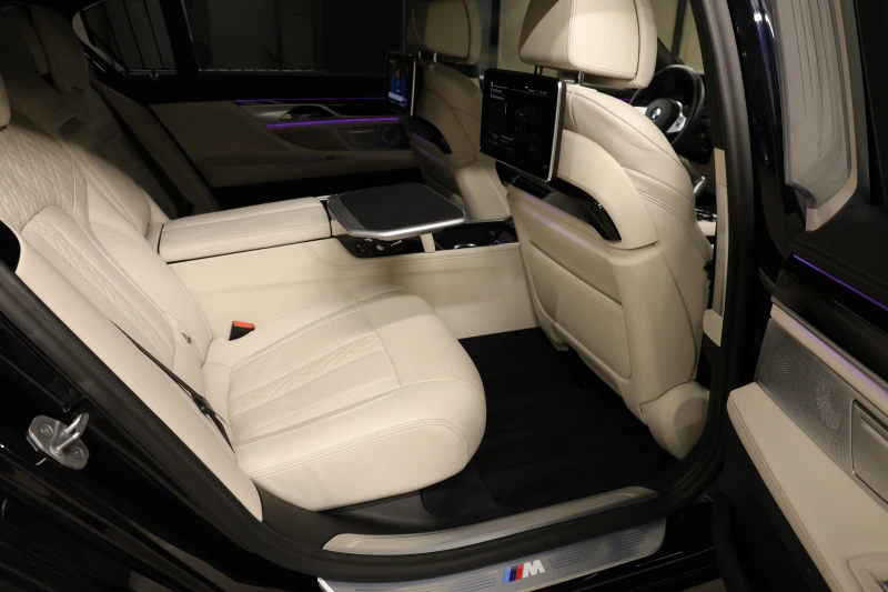 BMW 750 i Long xDrive M-Paket 3xTV Exclusive, снимка 16 - Автомобили и джипове - 51752426