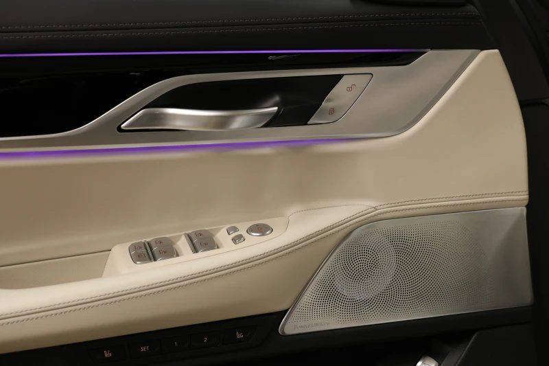 BMW 750 i Long xDrive M-Paket 3xTV Exclusive, снимка 5 - Автомобили и джипове - 51752426