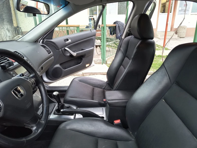 Honda Accord 2.0, снимка 15 - Автомобили и джипове - 52308070