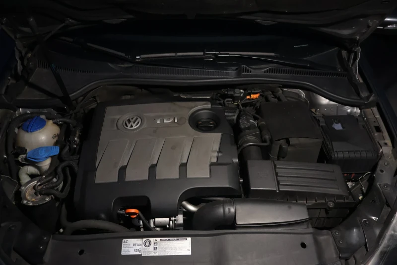 VW Golf 1.6TDI COMFORTLINE 2011, снимка 13 - Автомобили и джипове - 52436620