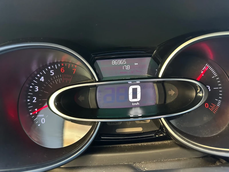 Renault Clio 0.9 TCE Trend , снимка 6 - Автомобили и джипове - 52624237