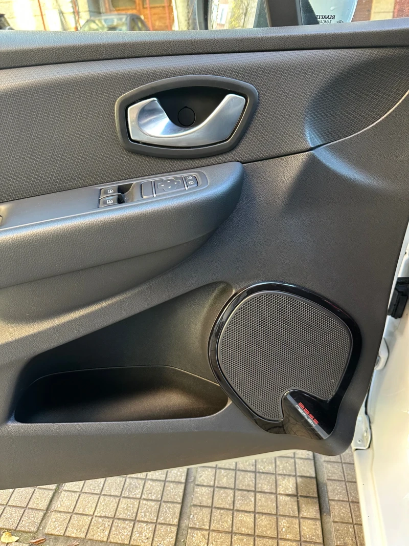 Renault Clio 0.9 TCE Trend , снимка 9 - Автомобили и джипове - 52624237