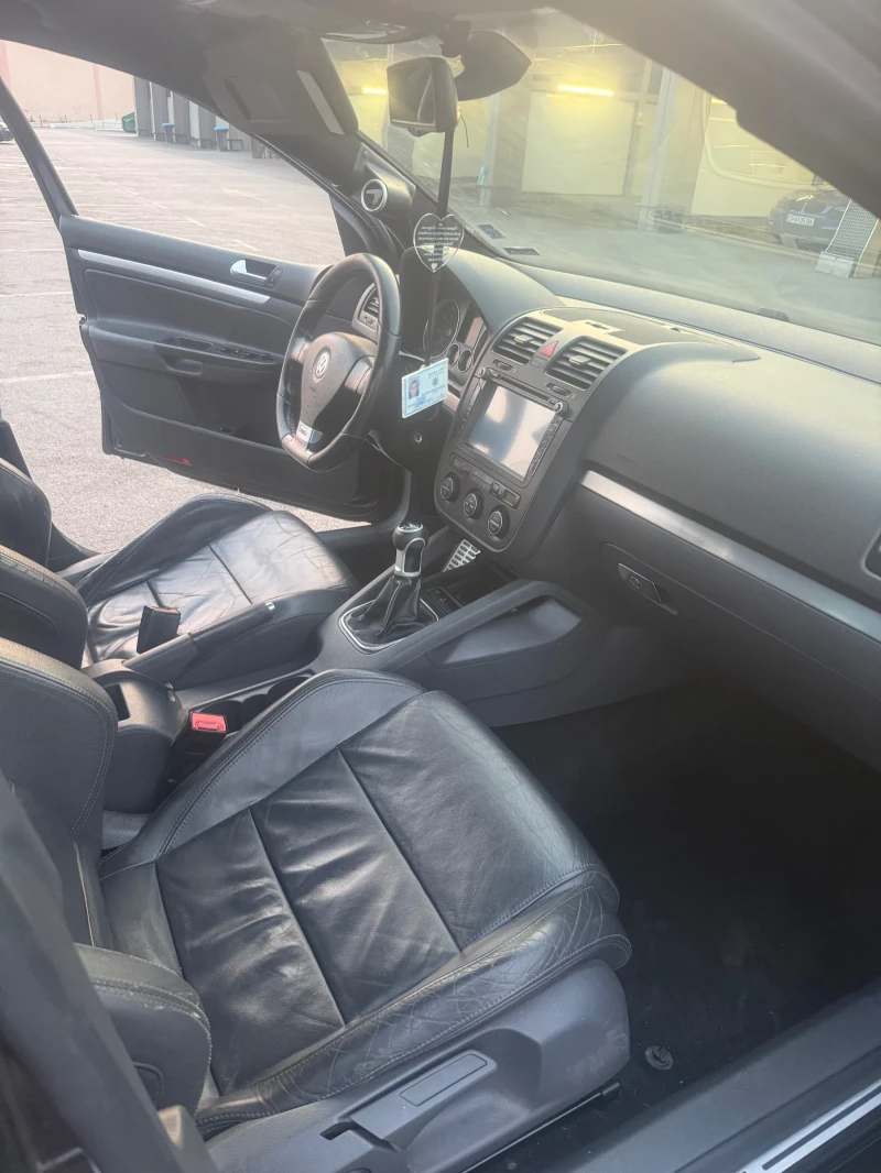 VW Golf 2.0 200, снимка 11 - Автомобили и джипове - 52839979