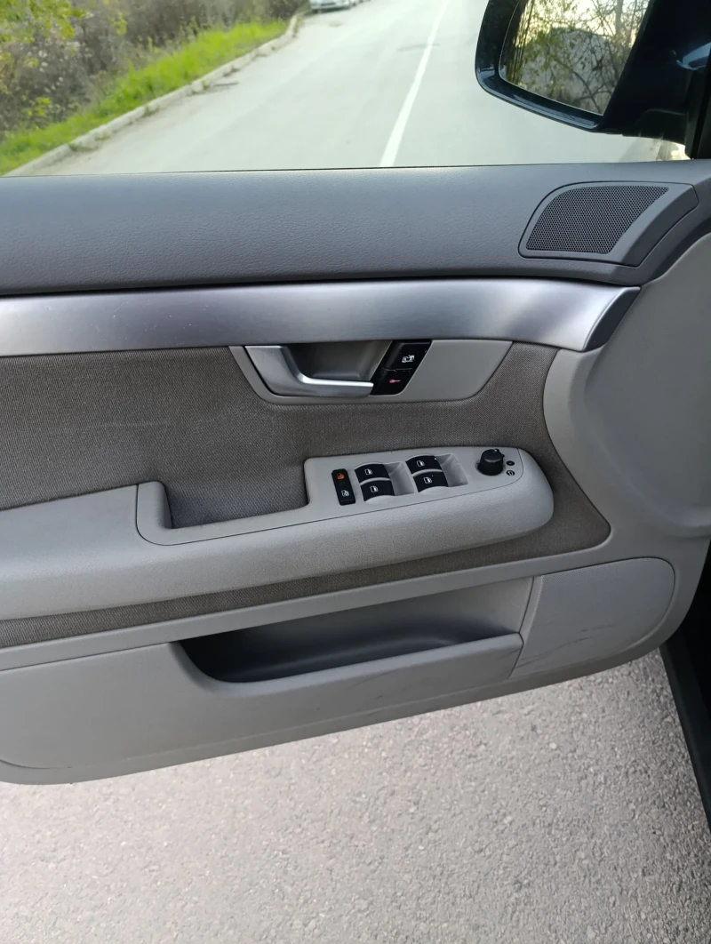 Audi A4 2.0 TDi, снимка 14 - Автомобили и джипове - 52849427