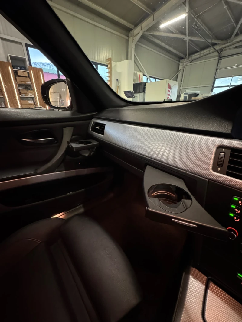 BMW 320, снимка 6 - Автомобили и джипове - 52967571