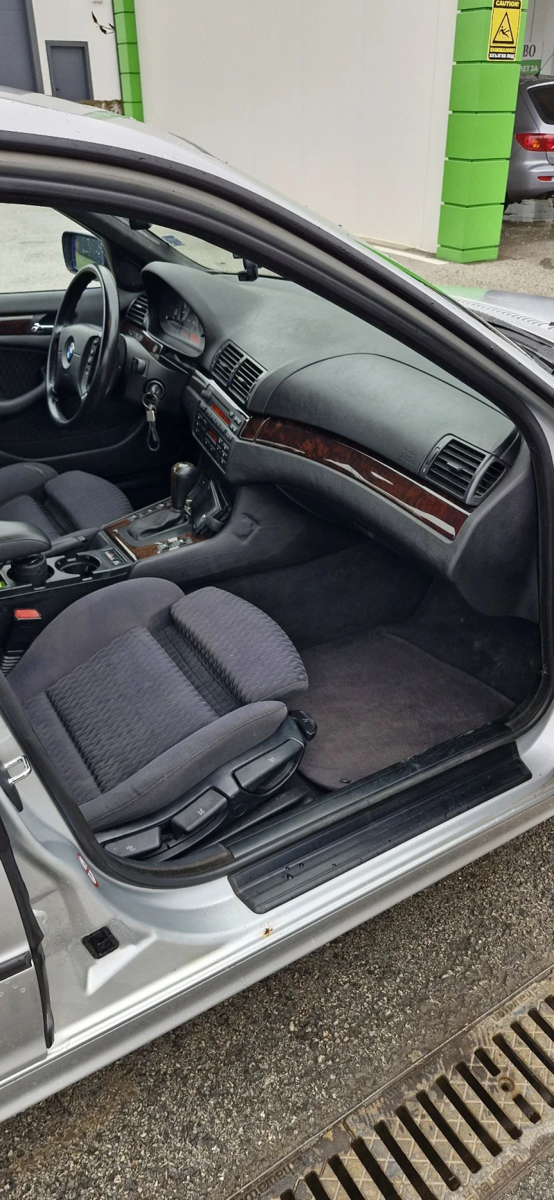 BMW 320, снимка 6 - Автомобили и джипове - 53214450