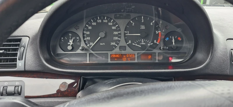 BMW 320, снимка 15 - Автомобили и джипове - 53214450