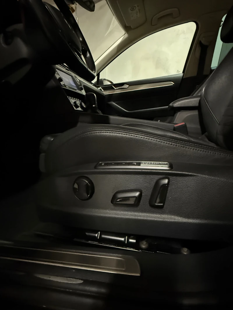 VW Passat 2.0 TDI Първи собственик!, снимка 16 - Автомобили и джипове - 53564735
