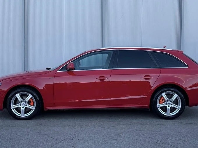 Audi A4 2.0TDI, снимка 4 - Автомобили и джипове - 56379353