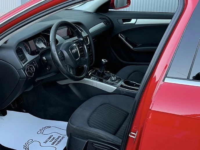 Audi A4 2.0TDI, снимка 9 - Автомобили и джипове - 56379353