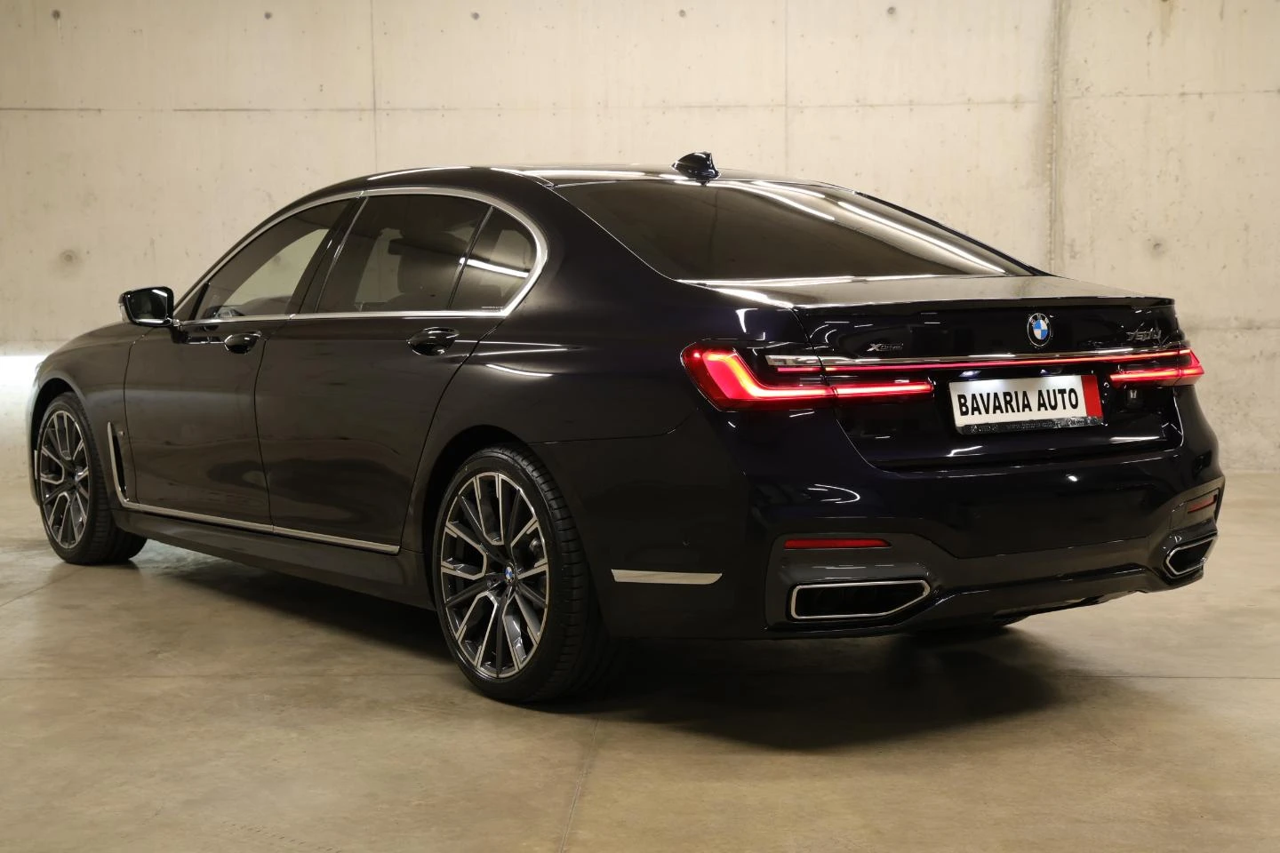 BMW 750 i Long xDrive M-Paket 3xTV Exclusive - изображение 2