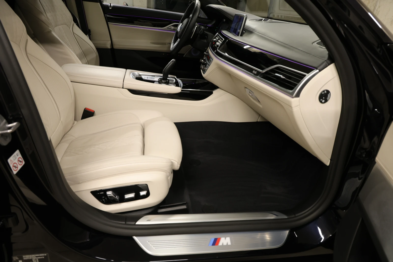 BMW 750 i Long xDrive M-Paket 3xTV Exclusive | Mobile.bg   11