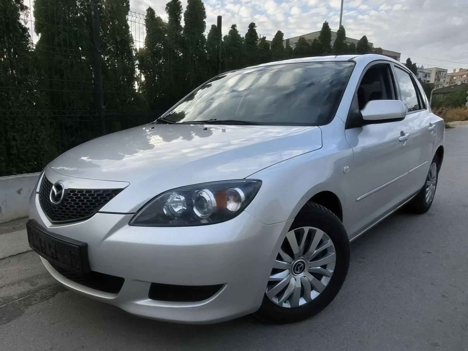 Mazda 3  1.4i   | Mobile.bg   1