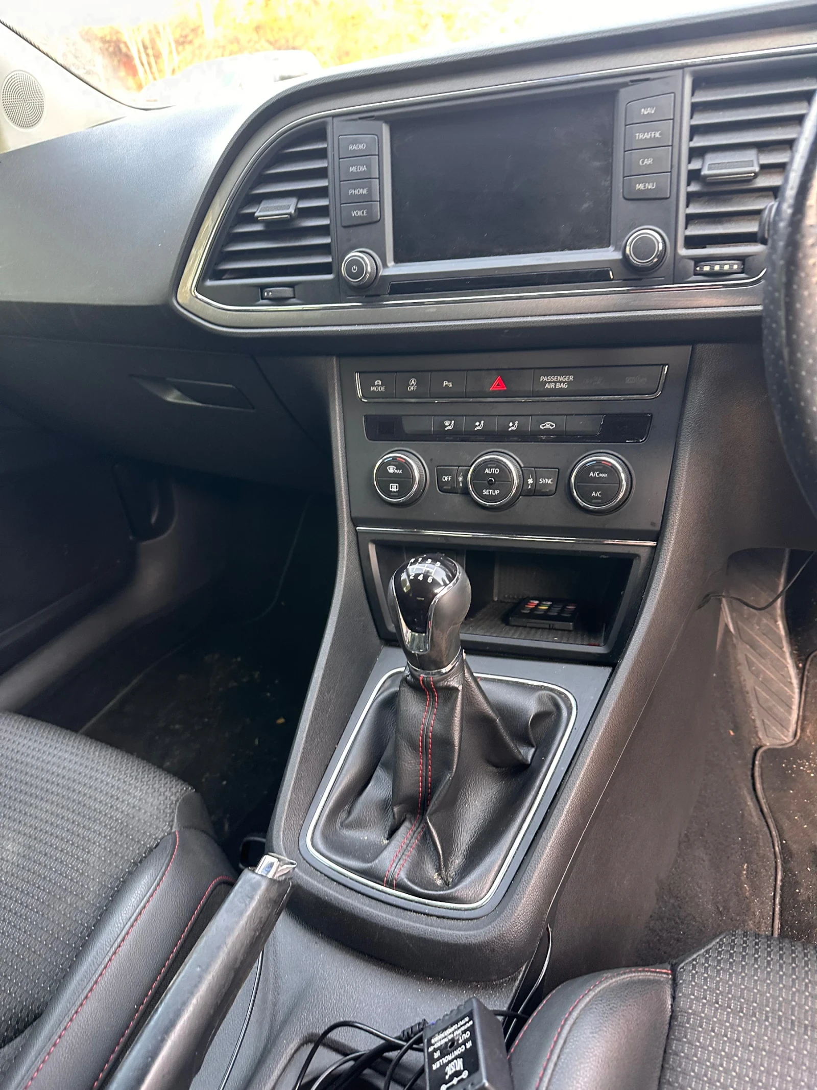 Seat Leon 2.0tdi 150 FR - изображение 8