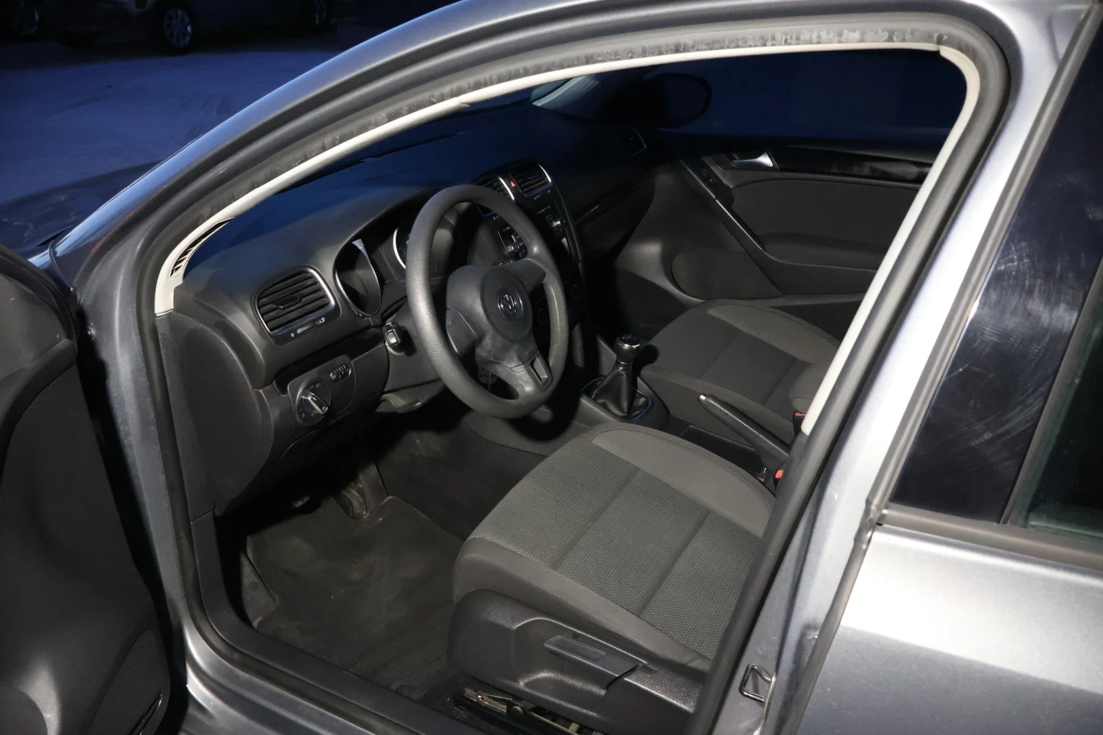 VW Golf 1.6TDI COMFORTLINE 2011 - изображение 7