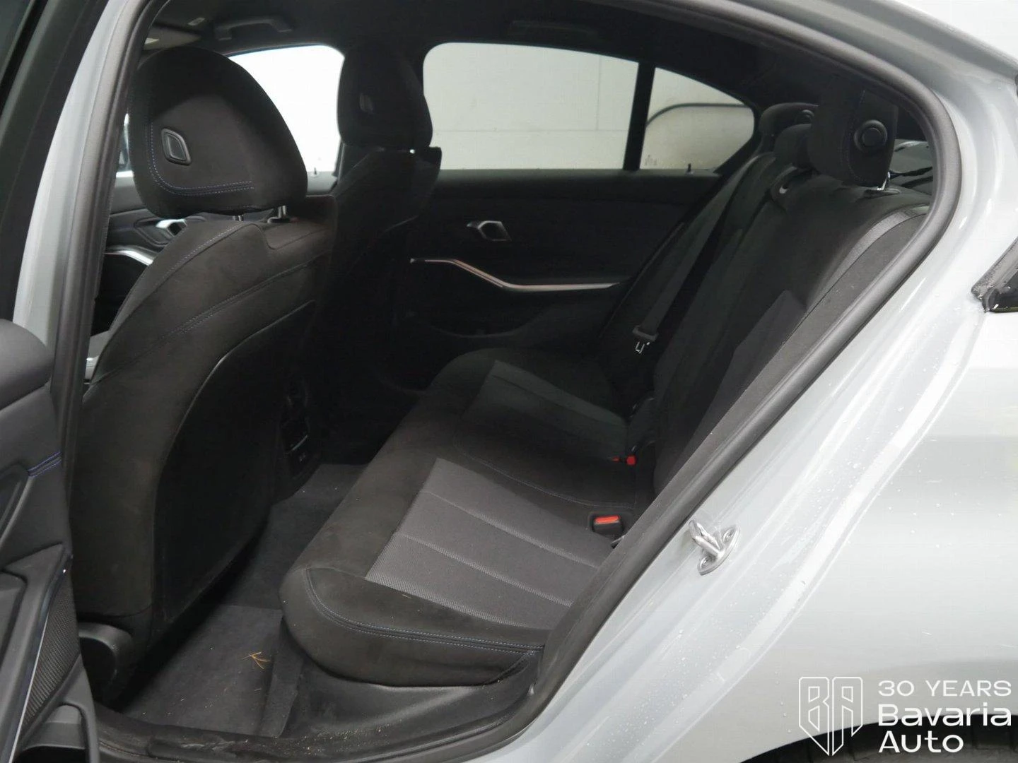 BMW 320  i M Sport Paket Sportautomatic - изображение 8