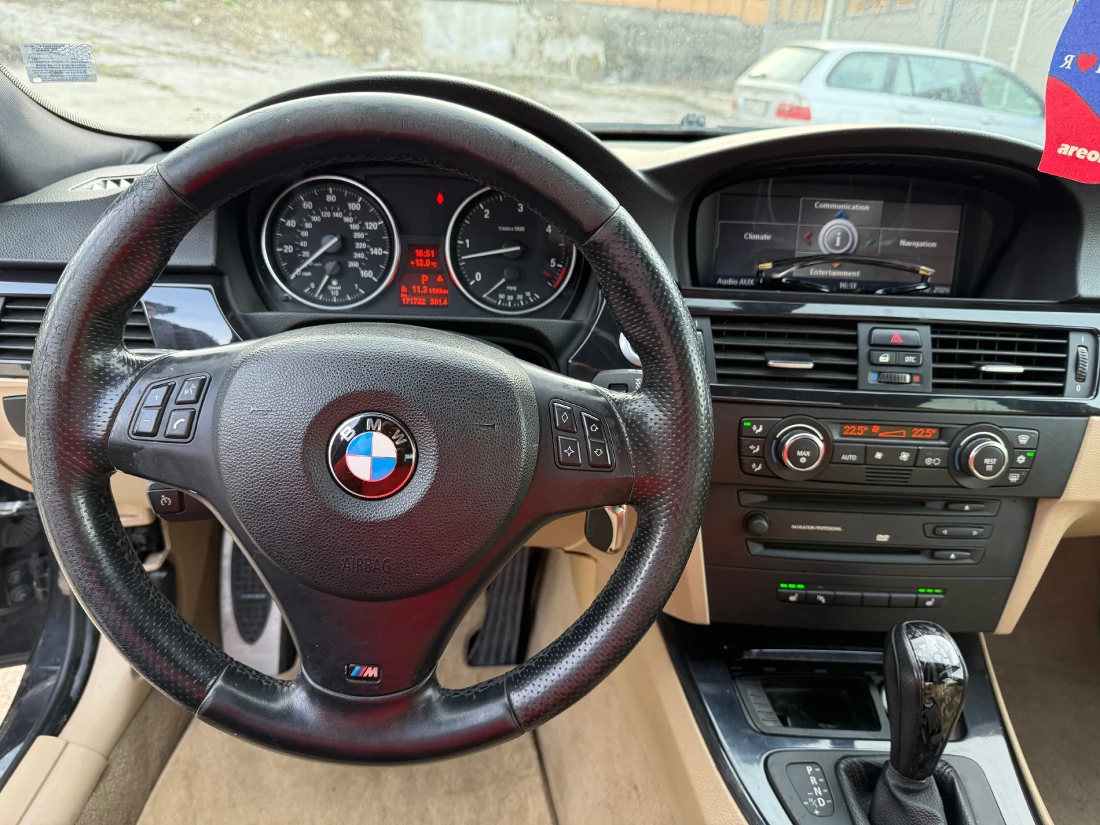 BMW 330 СМЕНЕНИ ВЕРИГИ M пакет ЗАДНО, снимка 9 - Автомобили и джипове - 53830839