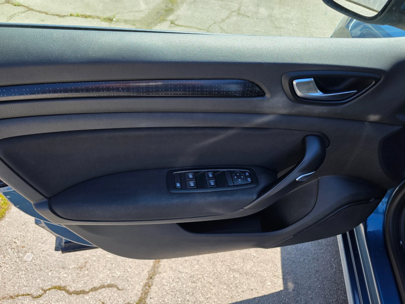 Renault Megane 1.2i 132k.c EURO 6B , снимка 9 - Автомобили и джипове - 54251440