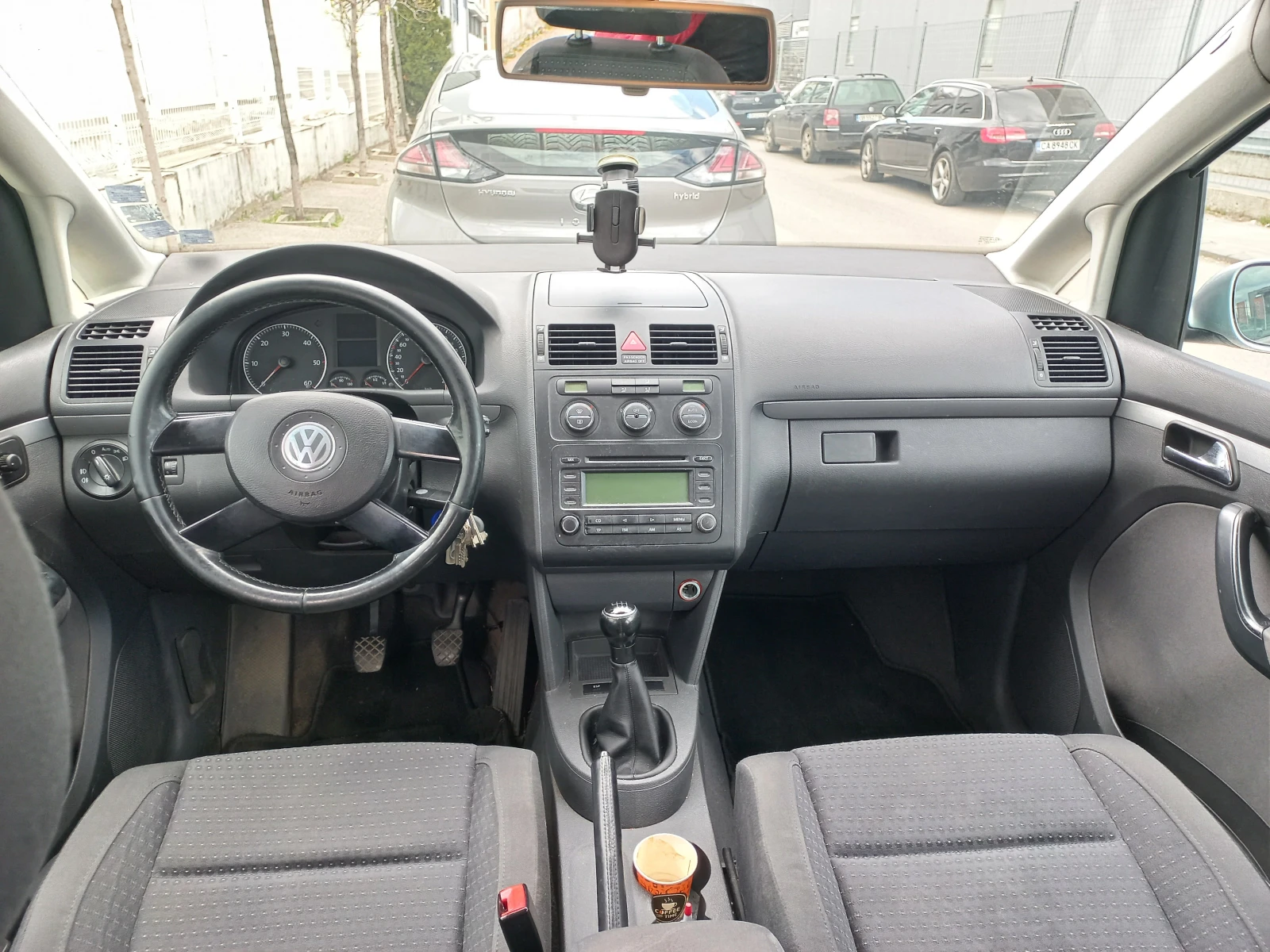 VW Touran 1.9TDI-105кс-6 скорости-КЛИМАТРОНИК, снимка 7 - Автомобили и джипове - 54304901