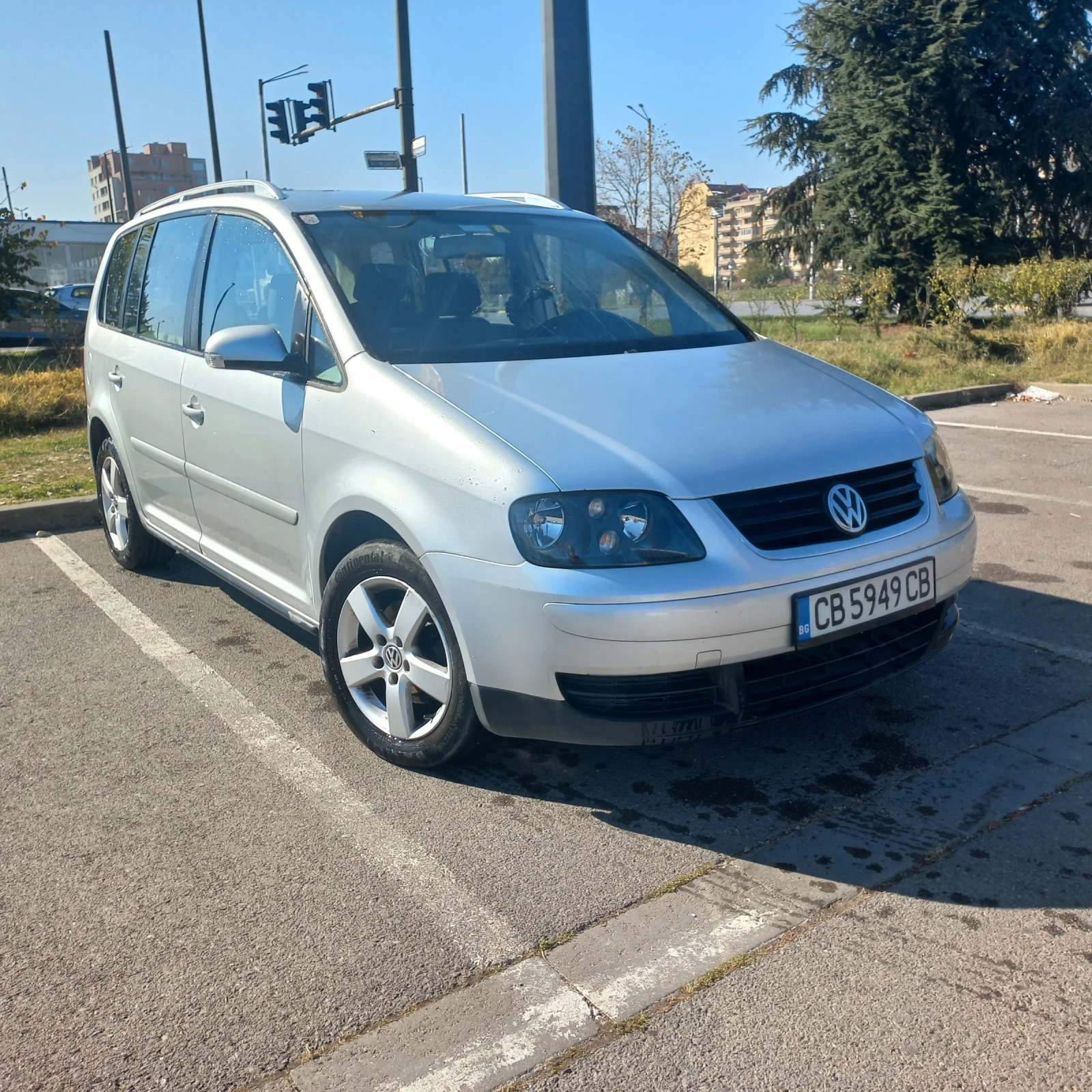 VW Touran 1.9TDI-105кс-6 скорости-КЛИМАТРОНИК