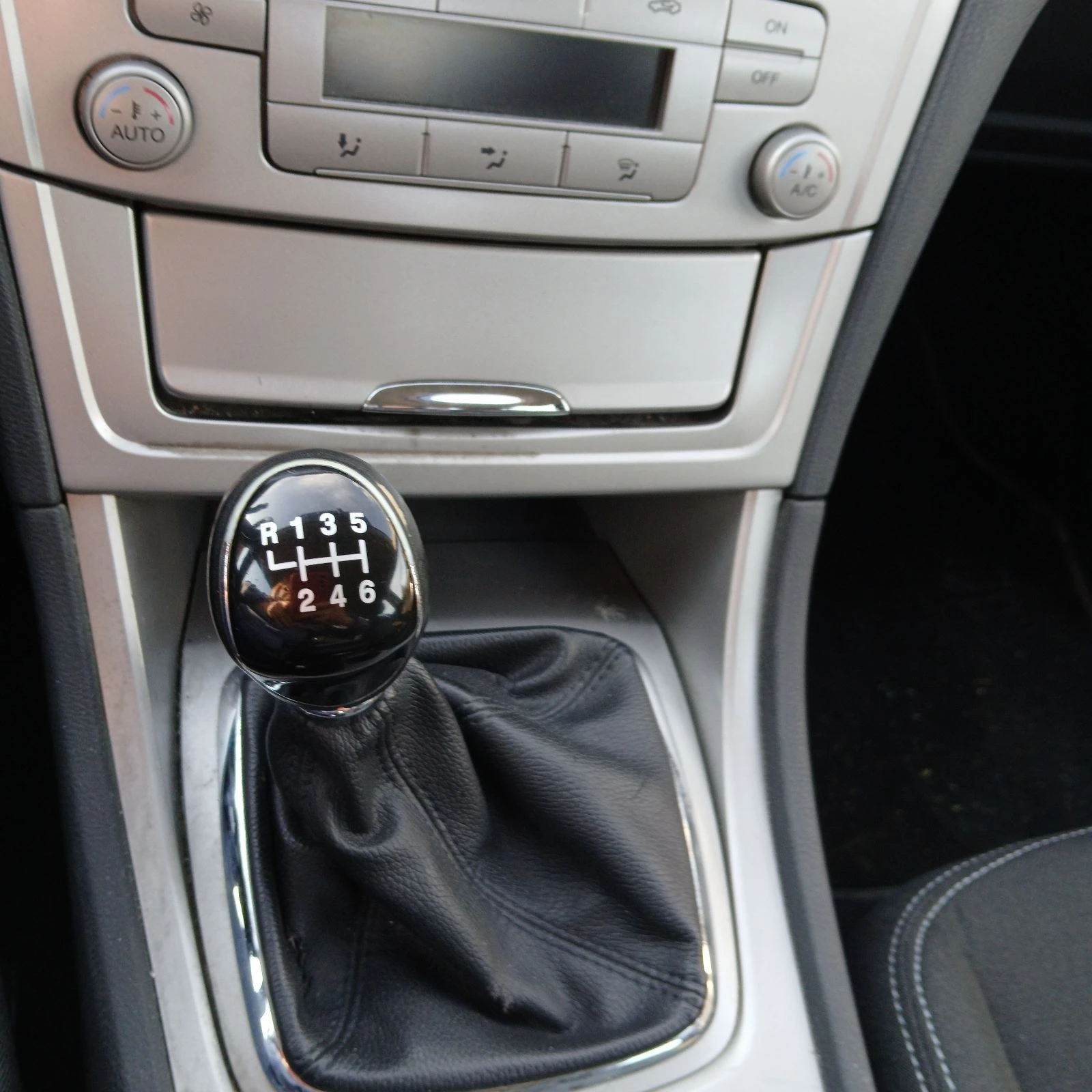 Ford Mondeo 1.8 TDCI (ЦЕНА ПО ДОГОВАРЯНЕ), снимка 16 - Автомобили и джипове - 54516272