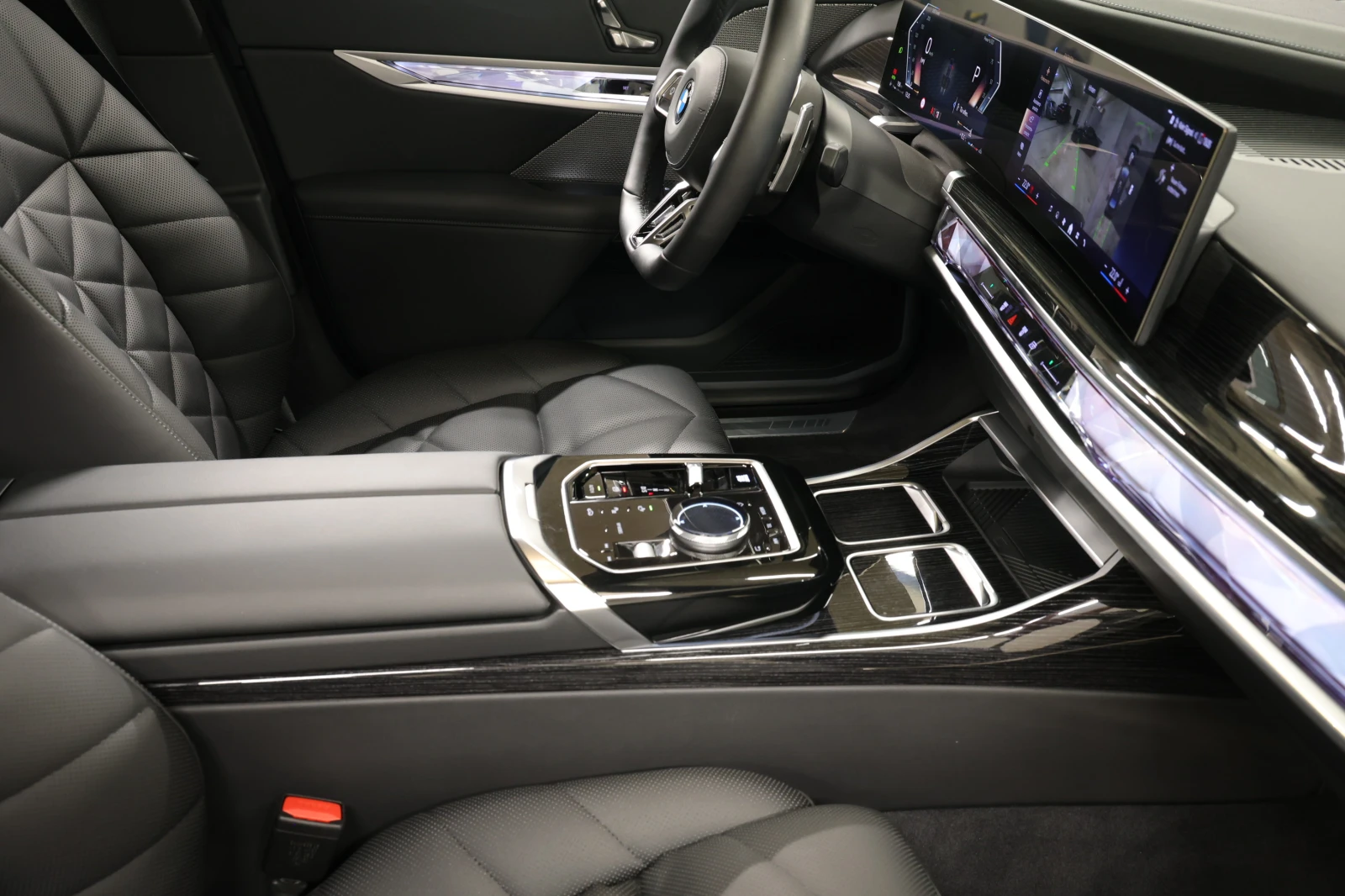 BMW 740 d xDrive M Sport Paket, снимка 14 - Автомобили и джипове - 54593583