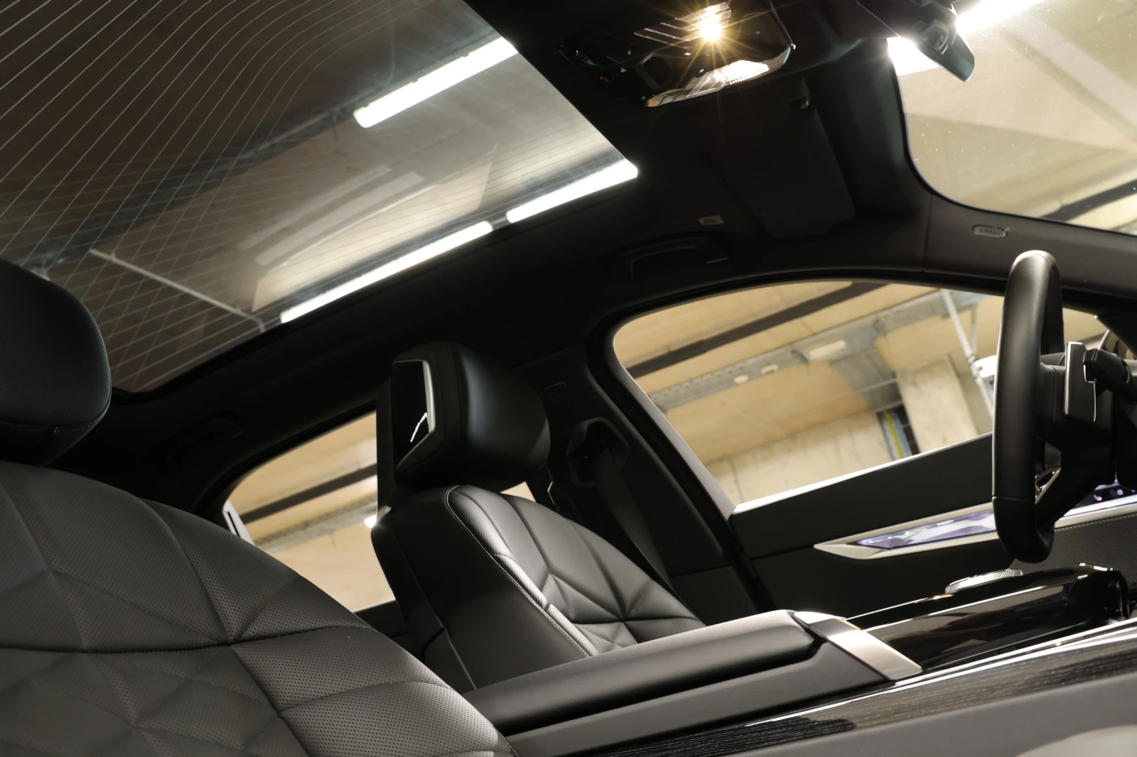 BMW 740 d xDrive M Sport Paket, снимка 15 - Автомобили и джипове - 54593583